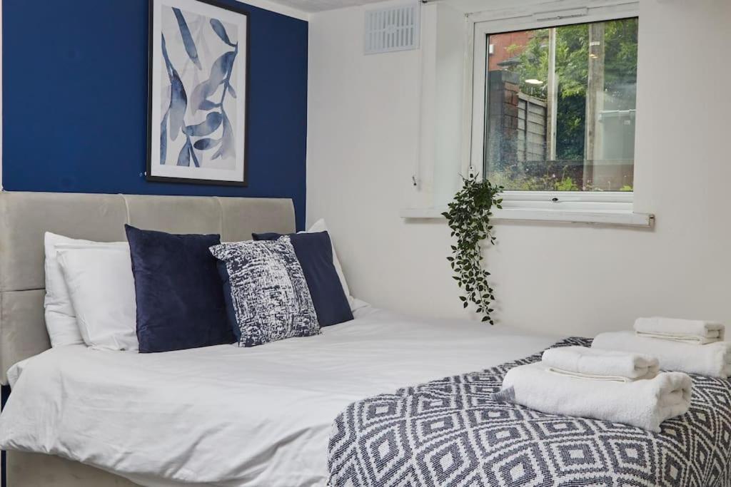 Large House Close To Leeds - Ideal For Groups Luaran gambar