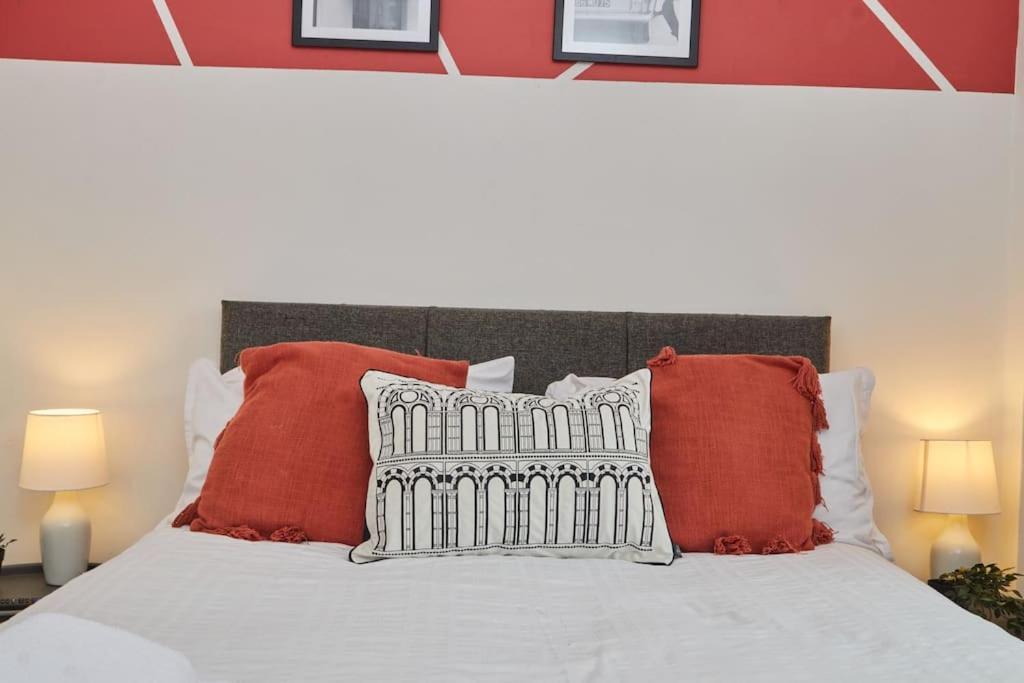 Large House Close To Leeds - Ideal For Groups Luaran gambar